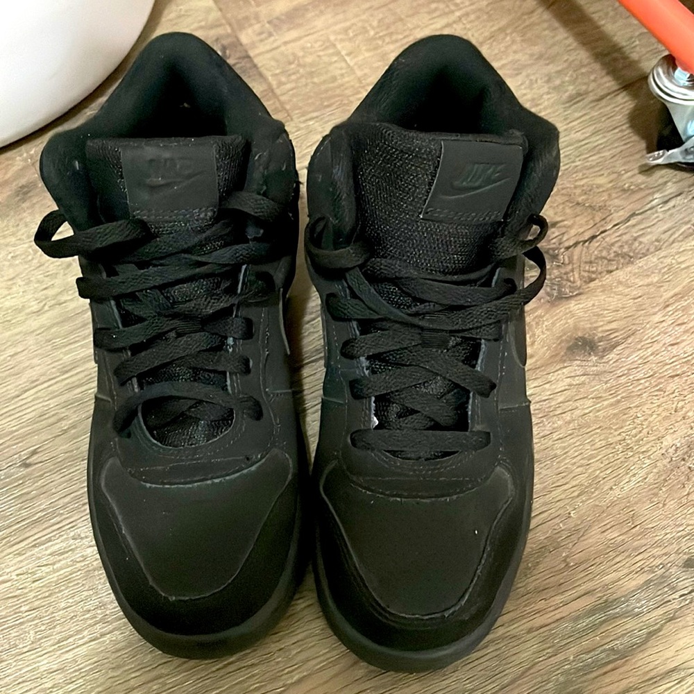 Black Nike